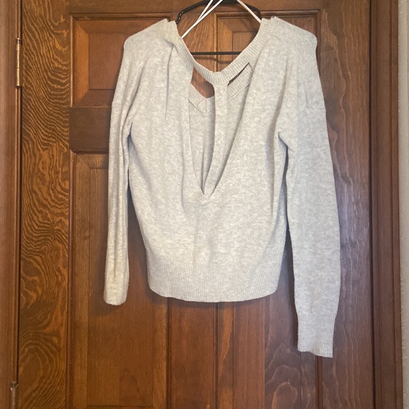 Sweater with open back - Picture 2 of 2